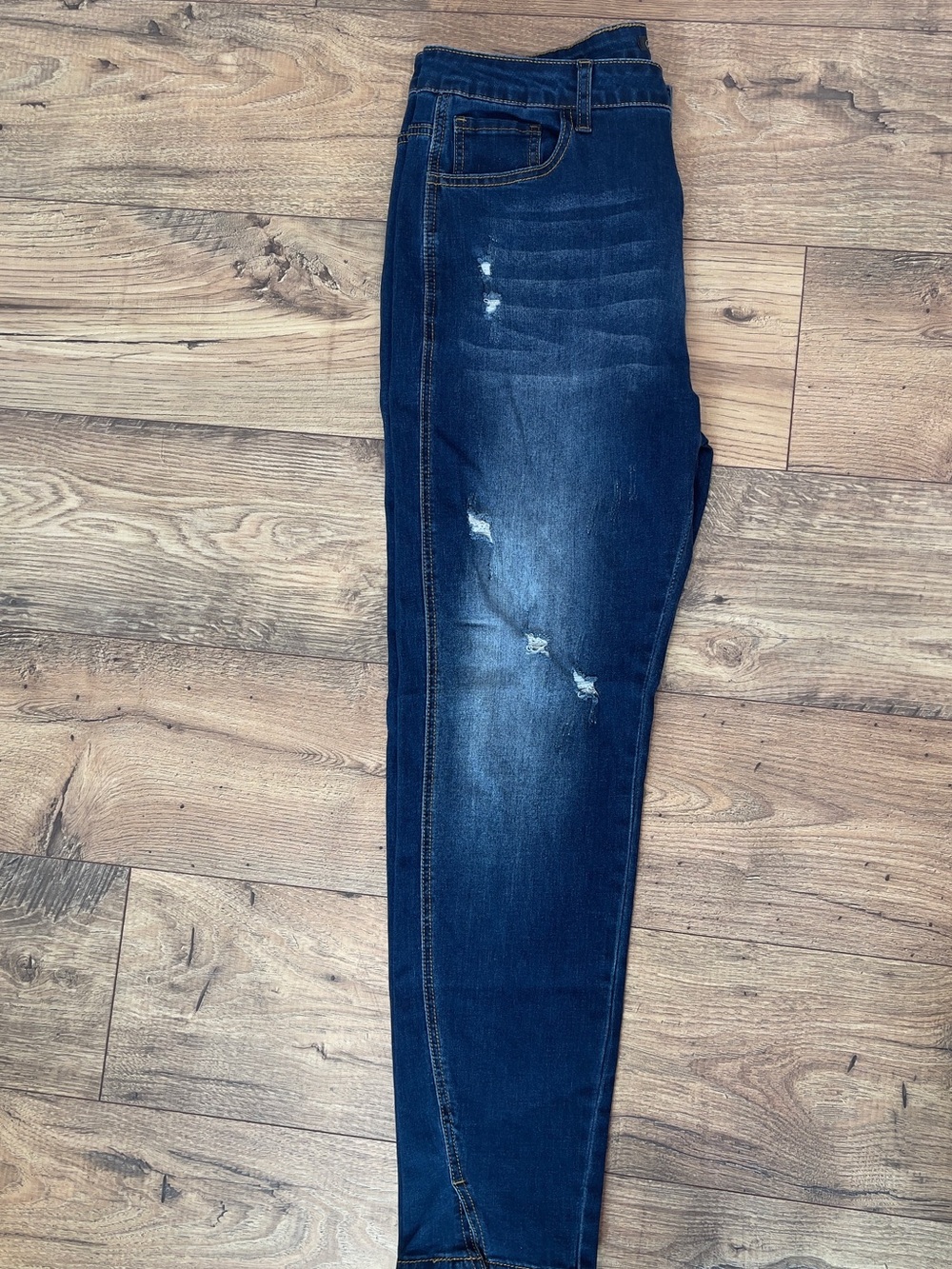 Distressed Blue Jeans XL - Picture 2 of 6